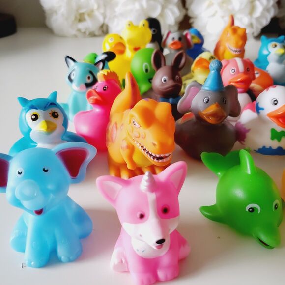 Duck and Assorted Figurines Bundle 26 pcs GUC - Picture 12 of 16